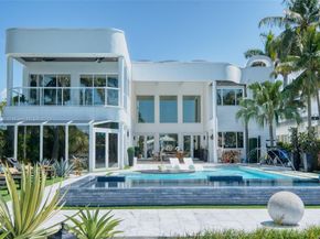934 S Southlake Dr, Hollywood FL 33019