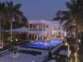 934 S Southlake Dr, Hollywood FL 33019