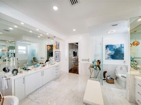 934 S Southlake Dr, Hollywood FL 33019