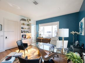 934 S Southlake Dr, Hollywood FL 33019
