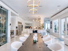 934 S Southlake Dr, Hollywood FL 33019