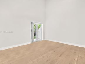 1933 S Oak Haven Cir, Miami FL 33179