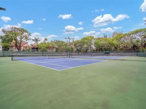 1933 S Oak Haven Cir, Miami FL 33179