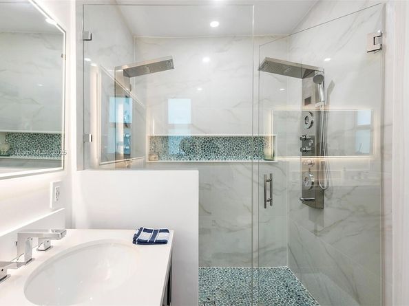 7940 Hawthorne Ave, Miami Beach FL 33141