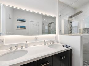 7940 Hawthorne Ave, Miami Beach FL 33141