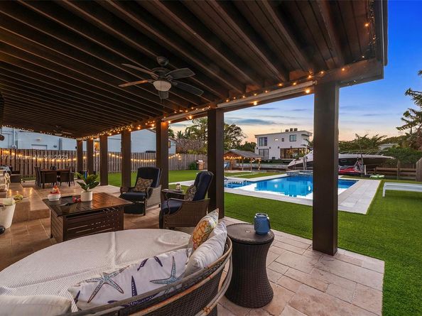 7940 Hawthorne Ave, Miami Beach FL 33141