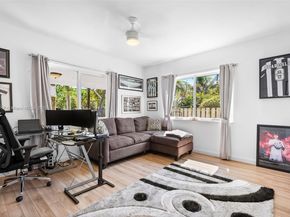 7940 Hawthorne Ave, Miami Beach FL 33141