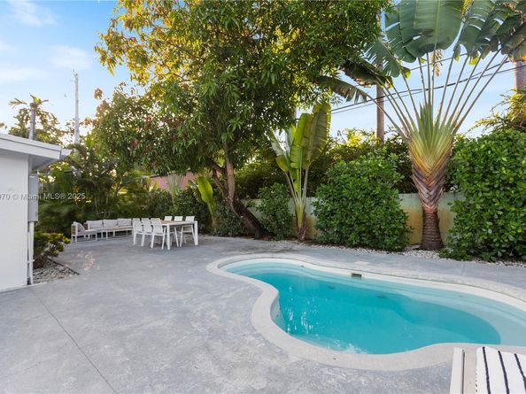 1375 SW 47th Ave, Coral Gables FL 33134