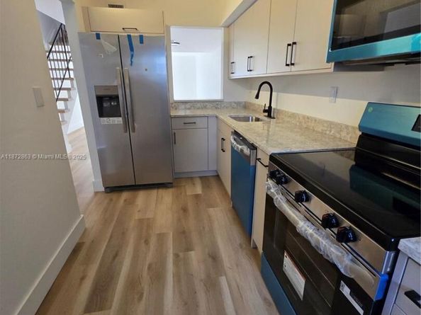 15124 SW 81st St 102, Miami FL 33193