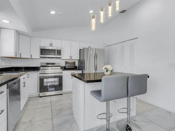 1621 Cypress Pointe Dr 511, Coral Springs FL 33071