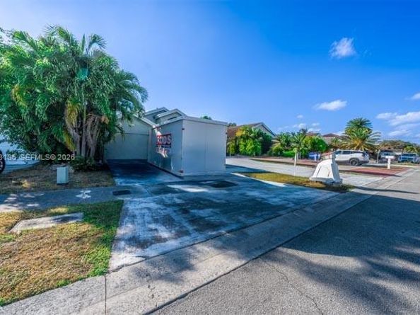 15568 SW 138th Pl, Miami FL 33177