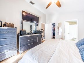 15568 SW 138th Pl, Miami FL 33177