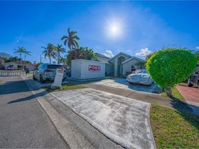 15568 SW 138th Pl, Miami FL 33177