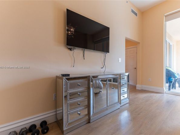 3001 NE 185th St 710, Aventura FL 33180