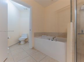 3001 NE 185th St 710, Aventura FL 33180