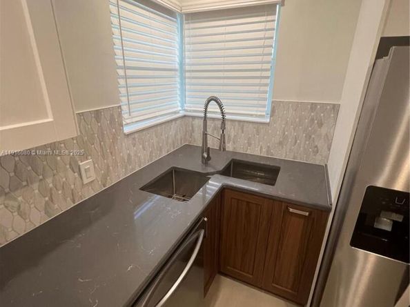 3150 SW 39th Ave, West Park FL 33023