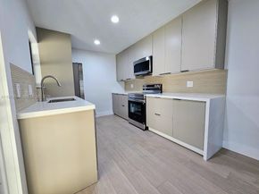 1400 N 70th Ter, Hollywood FL 33024