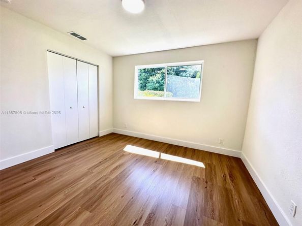 6285 NW 23rd St, Margate FL 33063