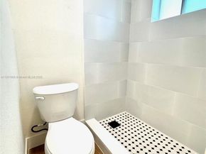 6285 NW 23rd St, Margate FL 33063