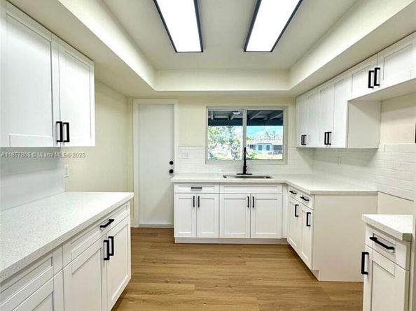 6285 NW 23rd St, Margate FL 33063