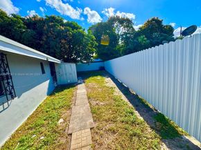 830 SE 7th Pl, Hialeah FL 33010