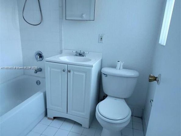 8453 NW 4th Ct 8453, Miami FL 33150