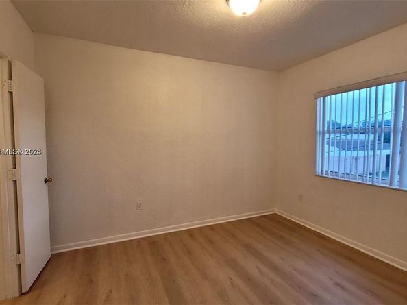 8453 NW 4th Ct 8453, Miami FL 33150