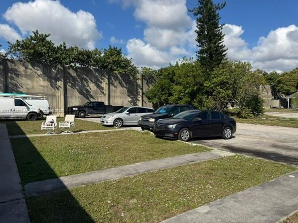 735 Ridge Rd 1, Lantana FL 33462