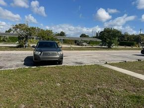 735 Ridge Rd 1, Lantana FL 33462