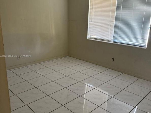 735 Ridge Rd 1, Lantana FL 33462