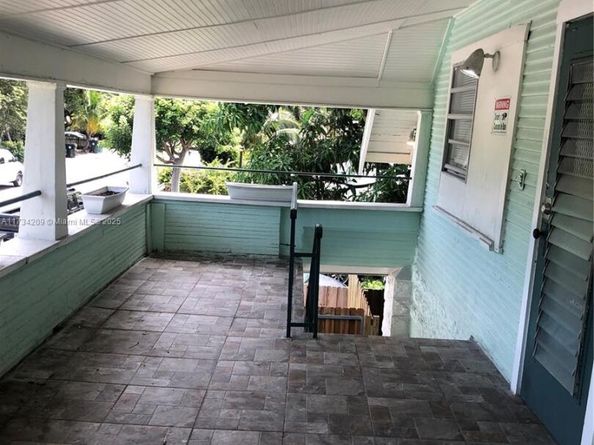 605 S J St, Lake Worth FL 33460