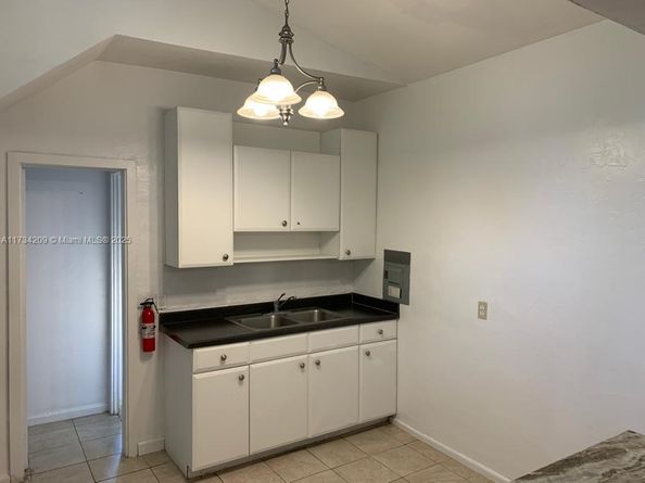 605 S J St, Lake Worth FL 33460