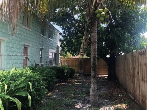 605 S J St, Lake Worth FL 33460