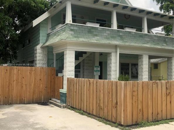 605 S J St, Lake Worth FL 33460