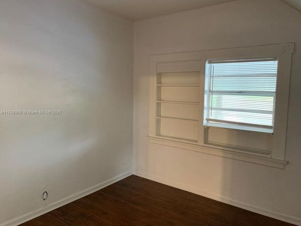 605 S J St, Lake Worth FL 33460