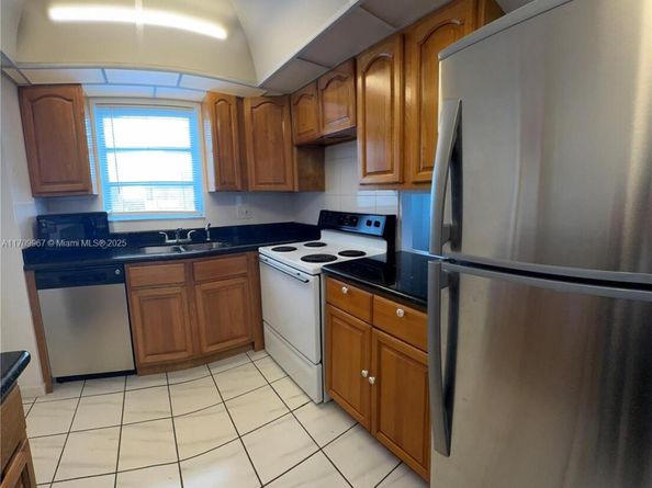 16400 NE 17th Ave 707, North Miami Beach FL 33162