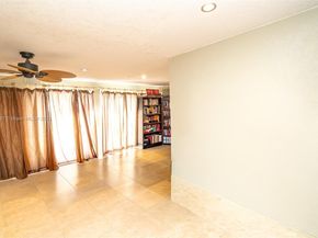 17352 NW 61st Ct S, Hialeah FL 33015