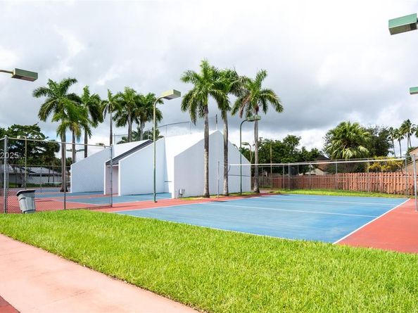 17352 NW 61st Ct S, Hialeah FL 33015