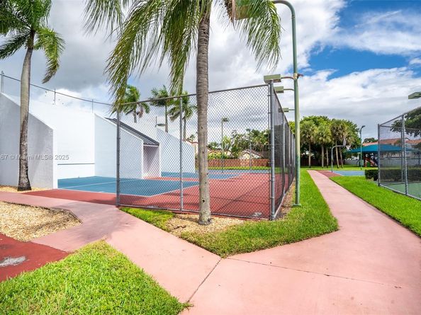 17352 NW 61st Ct S, Hialeah FL 33015