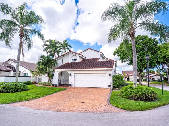 17352 NW 61st Ct S, Hialeah FL 33015