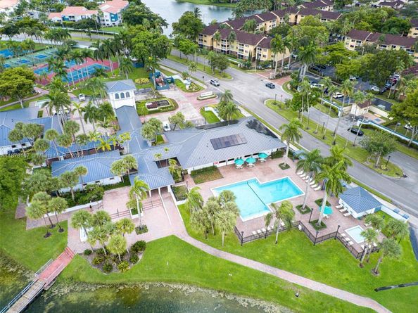 17352 NW 61st Ct S, Hialeah FL 33015
