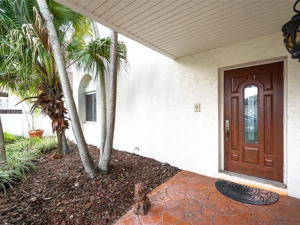 17352 NW 61st Ct S, Hialeah FL 33015