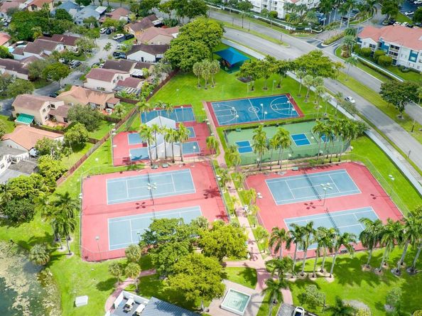 17352 NW 61st Ct S, Hialeah FL 33015