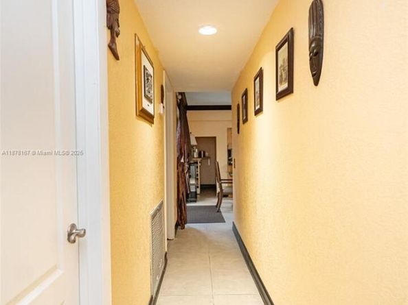 17352 NW 61st Ct S, Hialeah FL 33015
