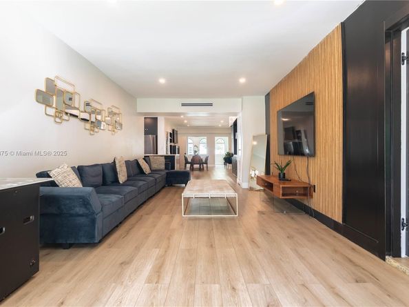 2360 SW 12th St, Miami FL 33135