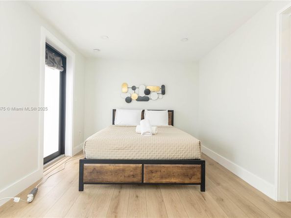 2360 SW 12th St, Miami FL 33135