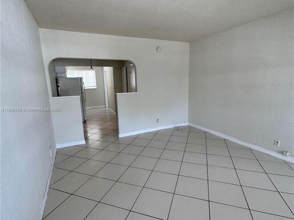 330 74th St 16, Miami Beach FL 33141