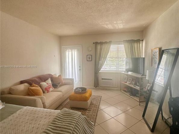 330 74th St 16, Miami Beach FL 33141