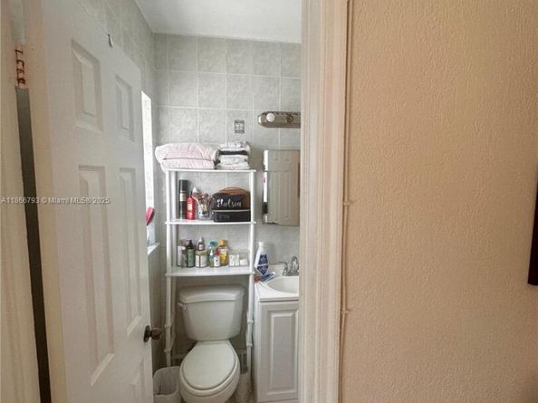 330 74th St 16, Miami Beach FL 33141