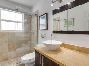 906 N 13th Ave, Hollywood FL 33019